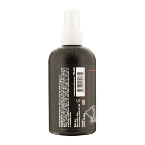 За безупречна мъжка прическа изберете Suavecito Grooming Spray, действащ като отличен спрей за стилизиране и спрей за коса за силно задържане.